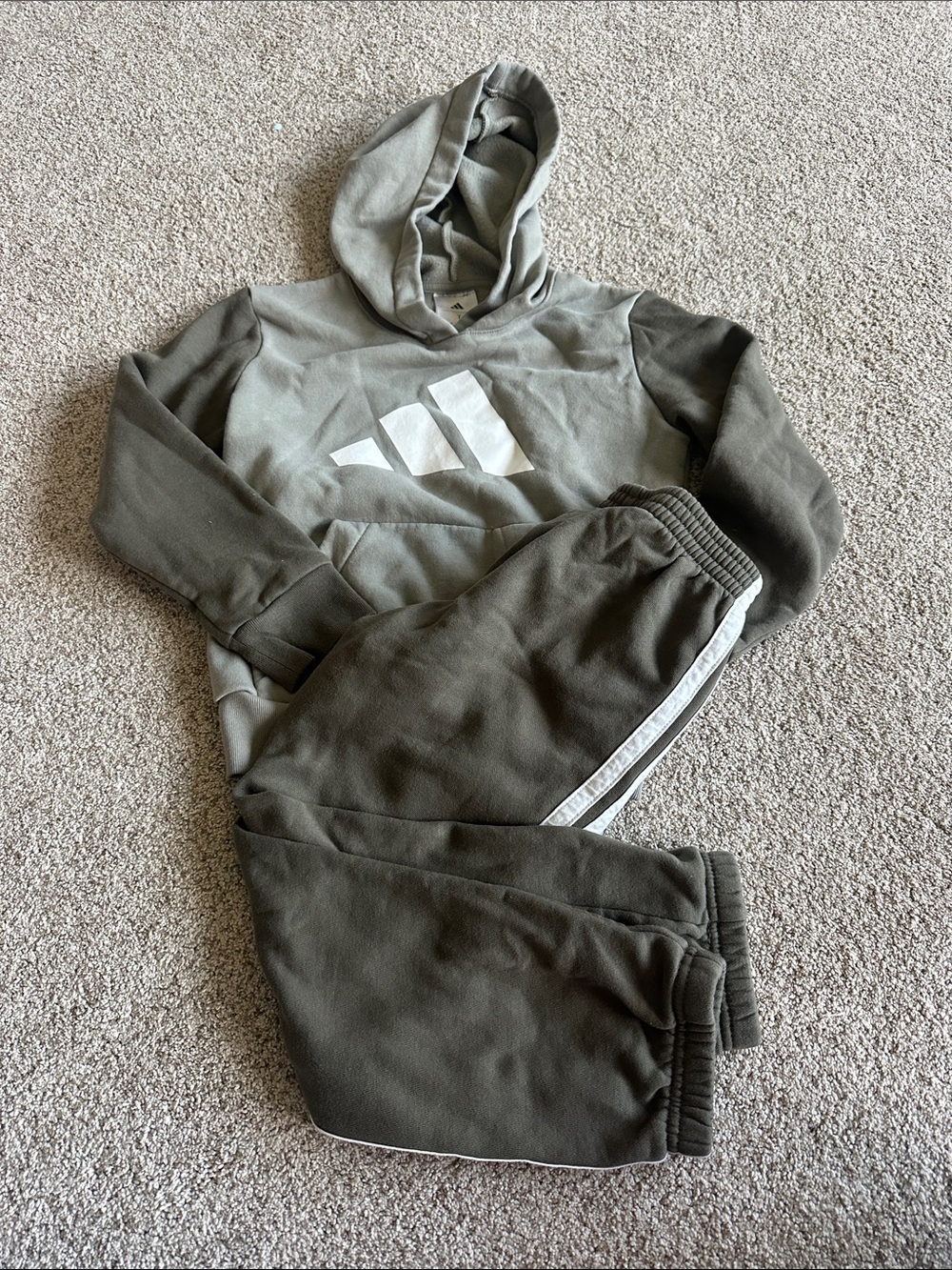 adidas Kids Olive & Dark Olive Hooded Sweatshirt and Joggers size 7